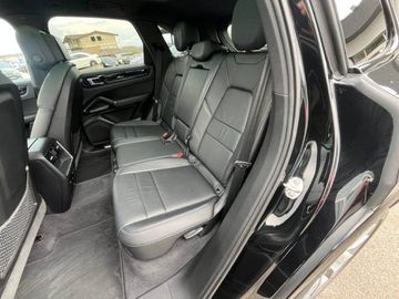 Porsche Cayenne - 12