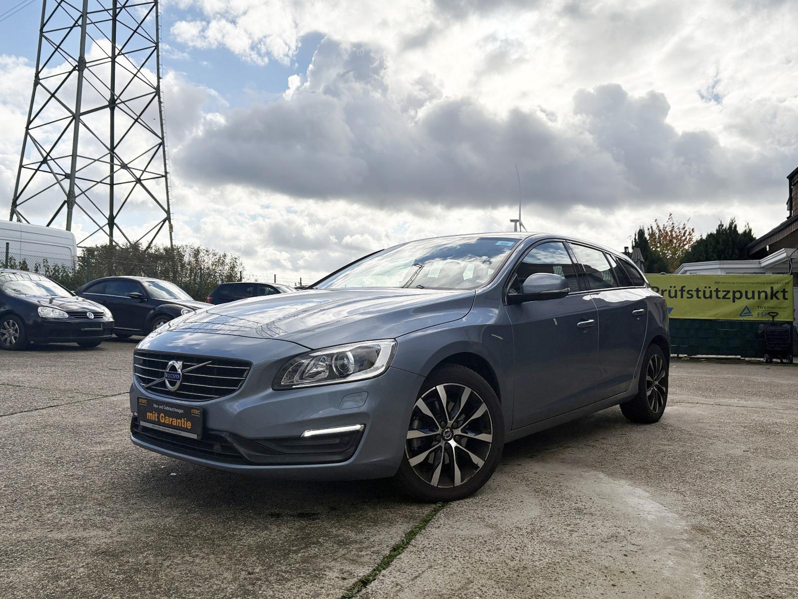 Volvo V60 Kombi Linje Svart 8fach Bereift