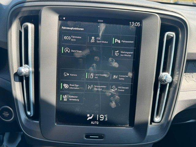 Fahrzeugabbildung Volvo XC 40 Momentum Core Assistenten AHK LED
