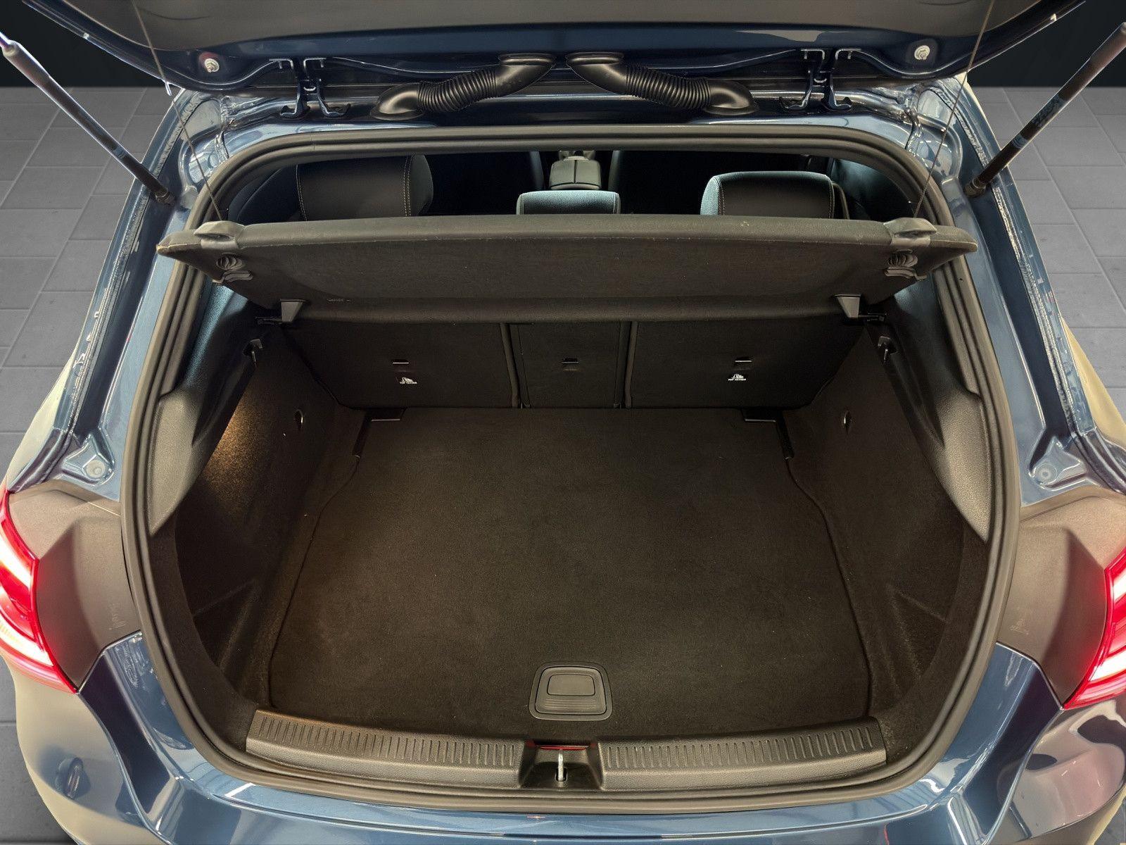 Mercedes-Benz A-Class Progressive MBUX LED, миниатюра 17