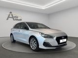 Hyundai i30 AUTOMATIK DSG AHK LED PARK KAM NAV TEMP SHZ - Hyundai i30 Gebrauchtwagen in Stuttgart