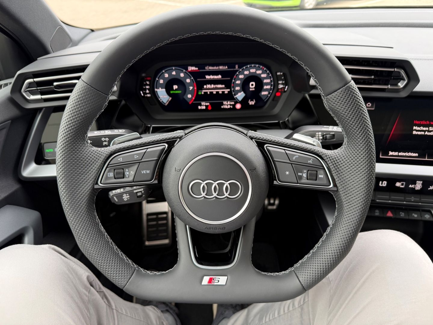 Fahrzeugabbildung Audi A3 TFSI Sportback S-Line Sport Pano Digi LED ACC