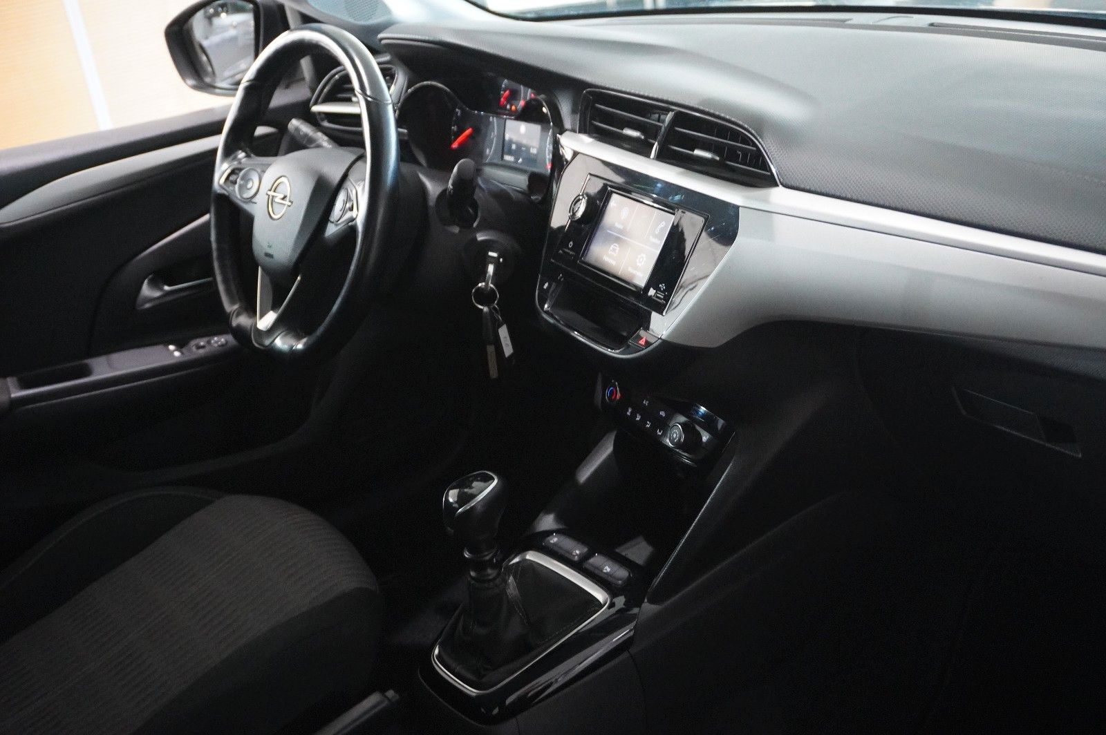 Fahrzeugabbildung Opel Corsa F 1.2 EDITION KLIMA/SHZ/PDC/SPORT/TEMP.