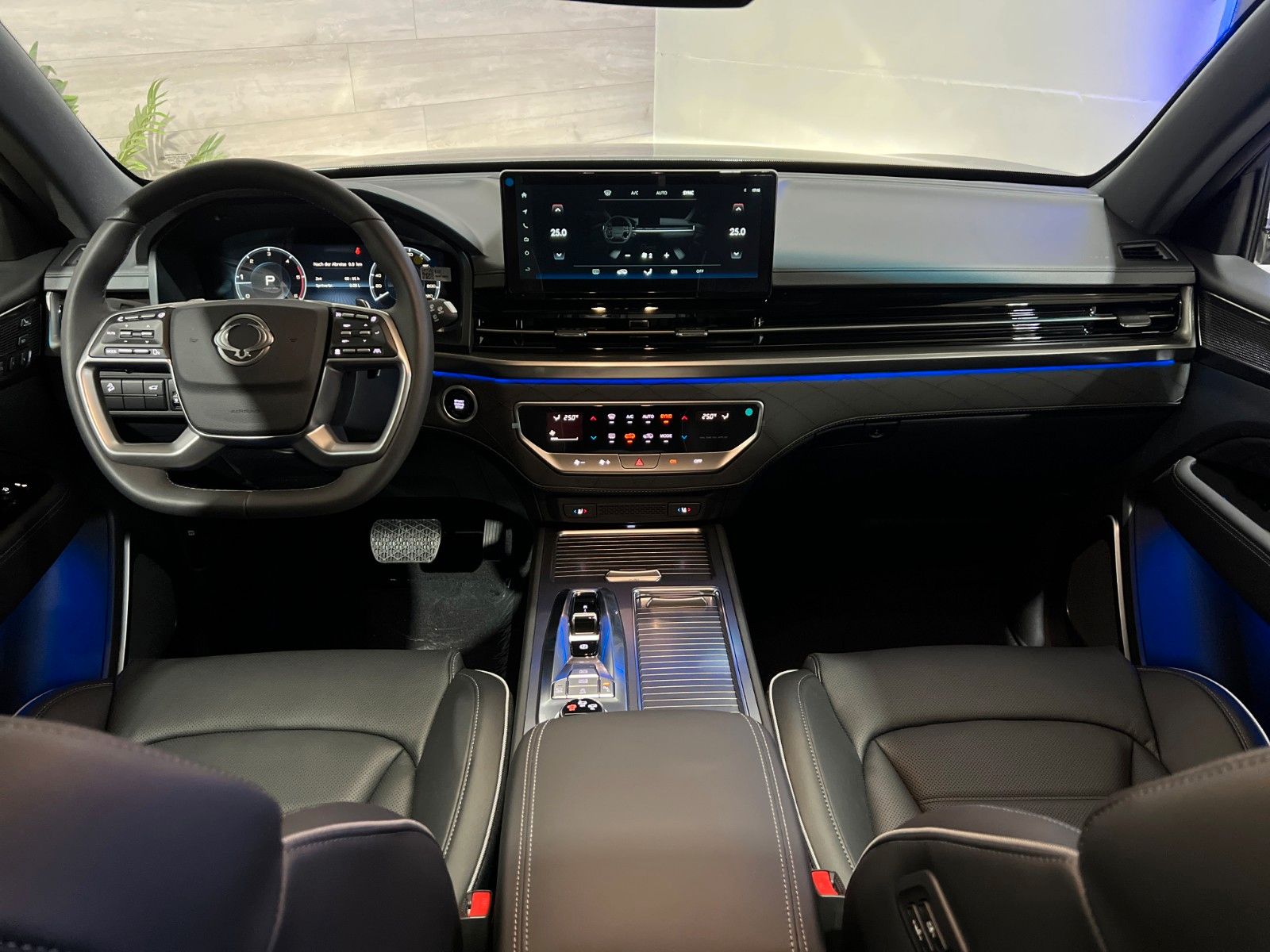 Fahrzeugabbildung Ssangyong KGM REXTON  Titanium Plus 4WD *7 Sitz*360*AHK*