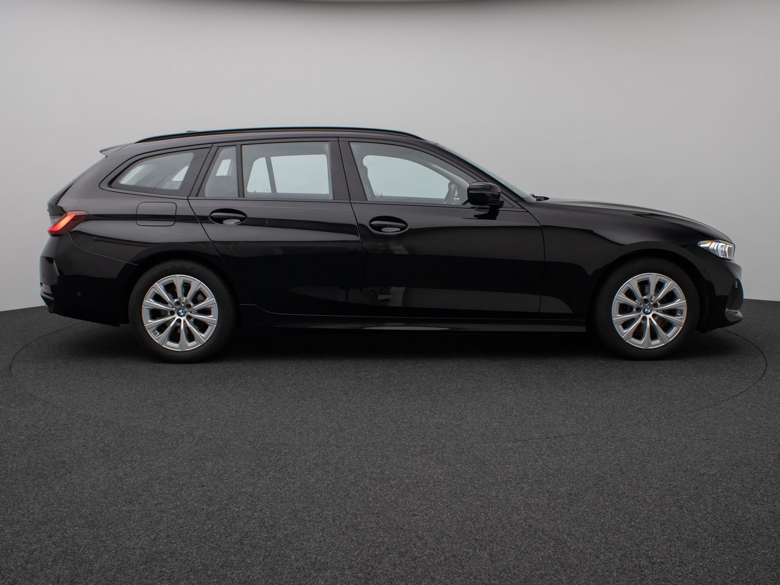 Fahrzeugabbildung BMW 320d Kamera DAB HUD Lenkradheizung Alarm Sport
