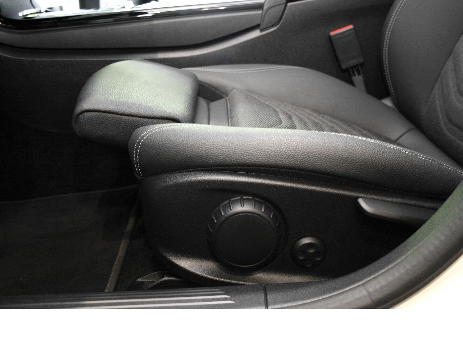 Fahrzeugabbildung Mercedes-Benz A 180 Progres.Limousine*MBUX*LED*Winterpaket