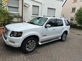 Ford Explorer - Ford Explorer: For