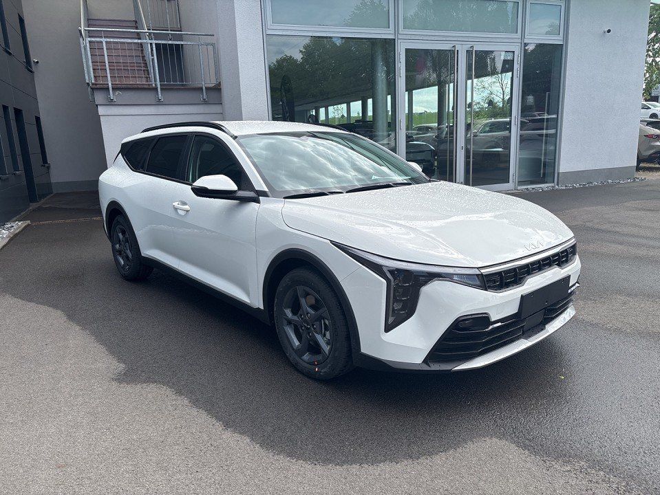 KIA K4 SW 1.6T 150 DCT VIS KOM+PRIVACY KIA K4 SW 1.6T 150 DCT VIS KOM+PRIVACY