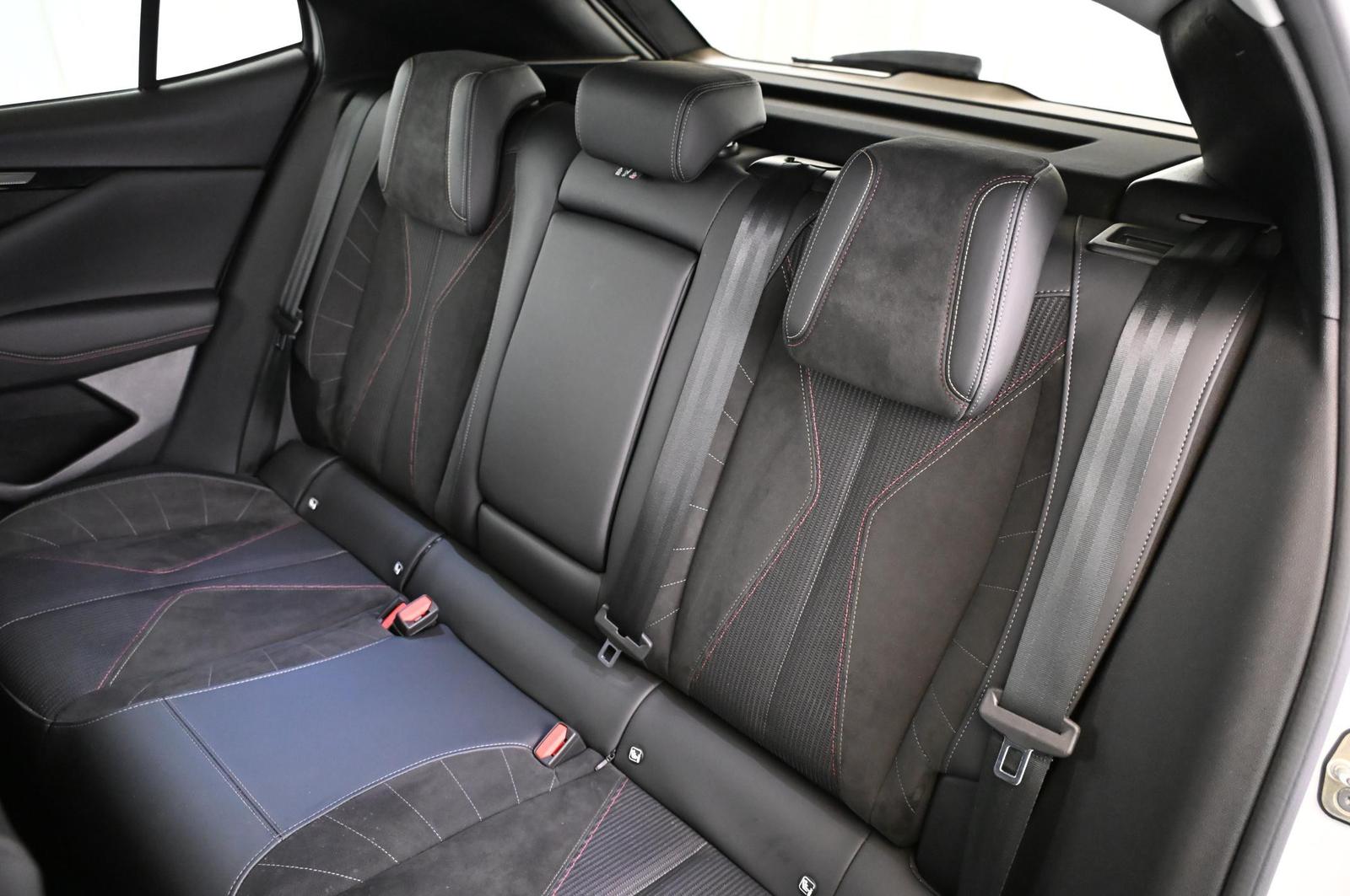 DS Automobiles DS4 1.6 E-Tense 225 Performance UVP 50.000 EUR