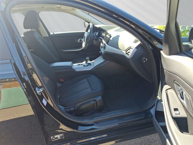 BMW 320, 2022 — 13