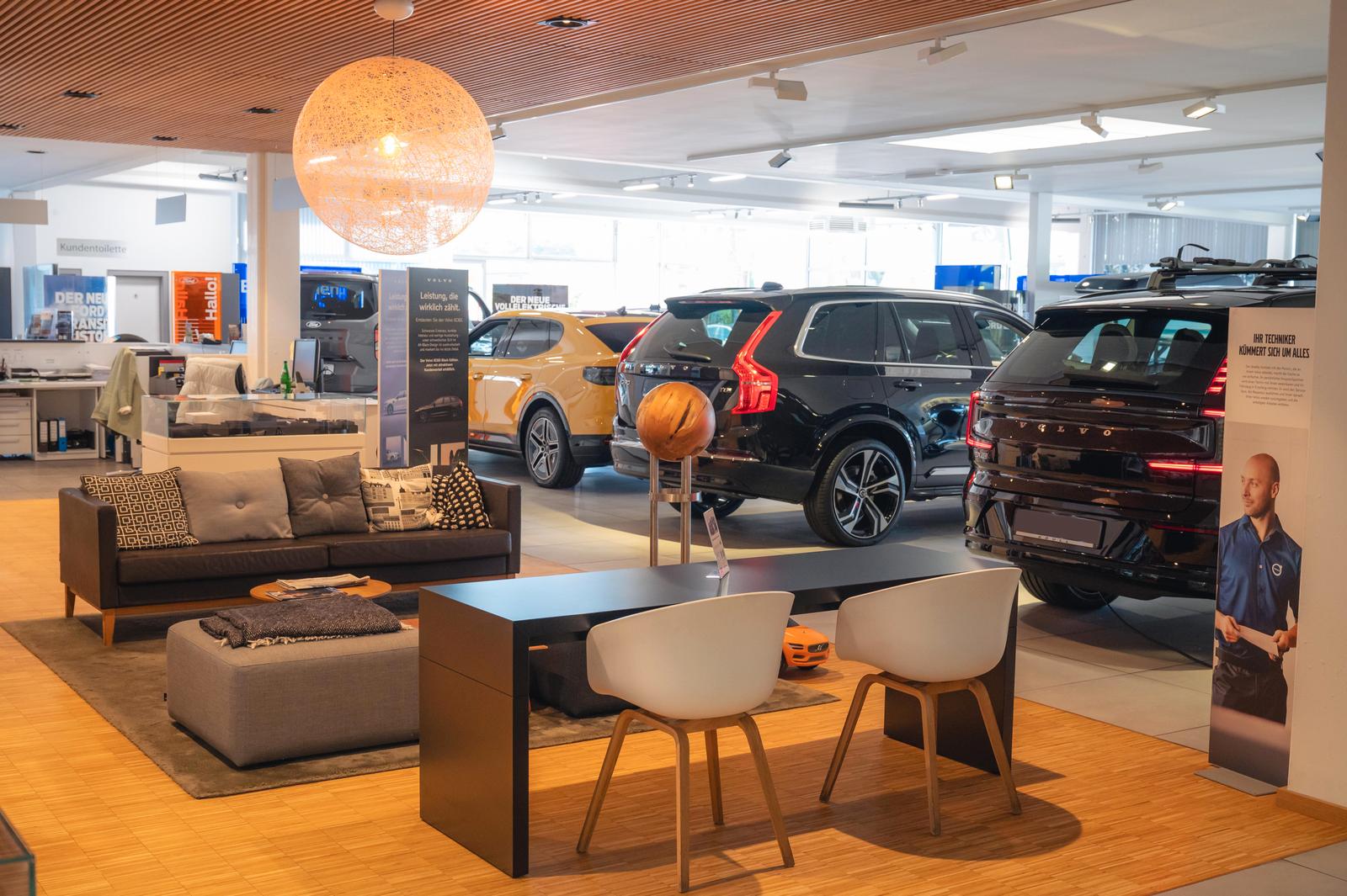 showroom-image-top