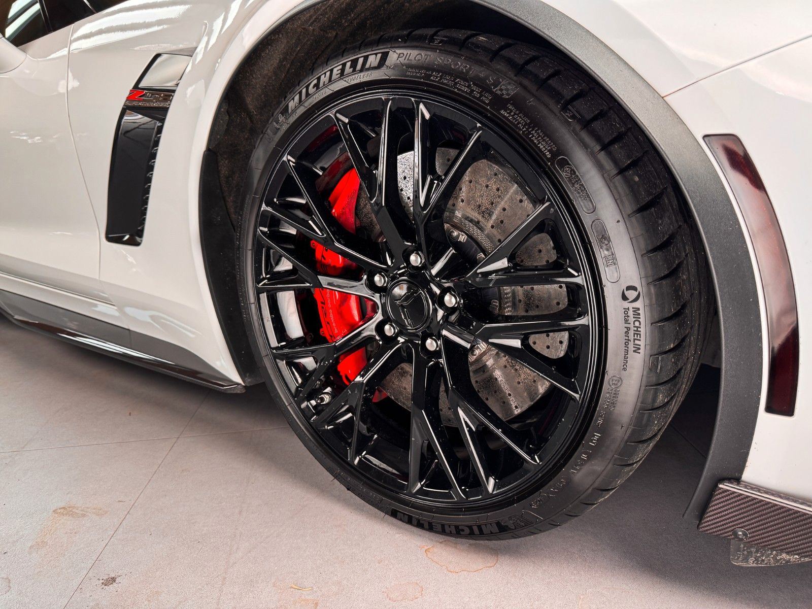 Fahrzeugabbildung Corvette 6.2 C7 AT8 / Z07-Paket / Comp.-Sitze / DEUTSCH