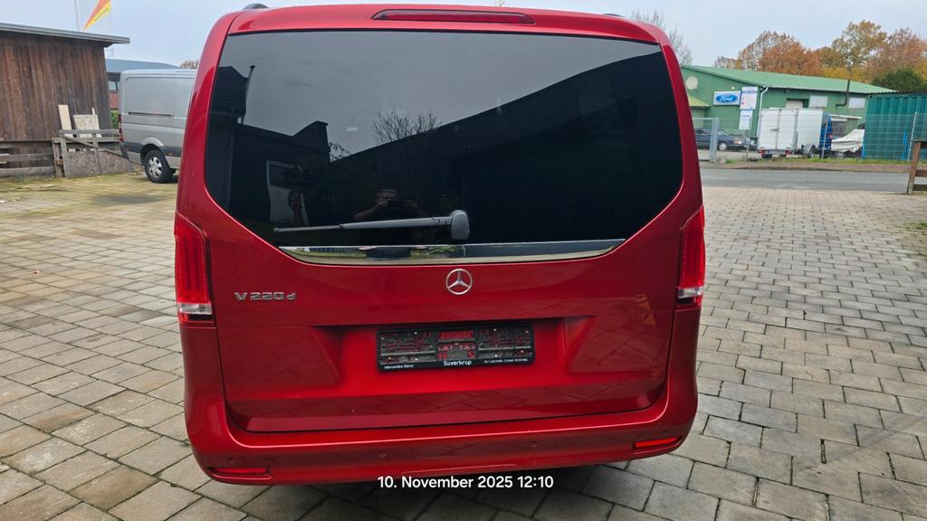 Mercedes-Benz V 220