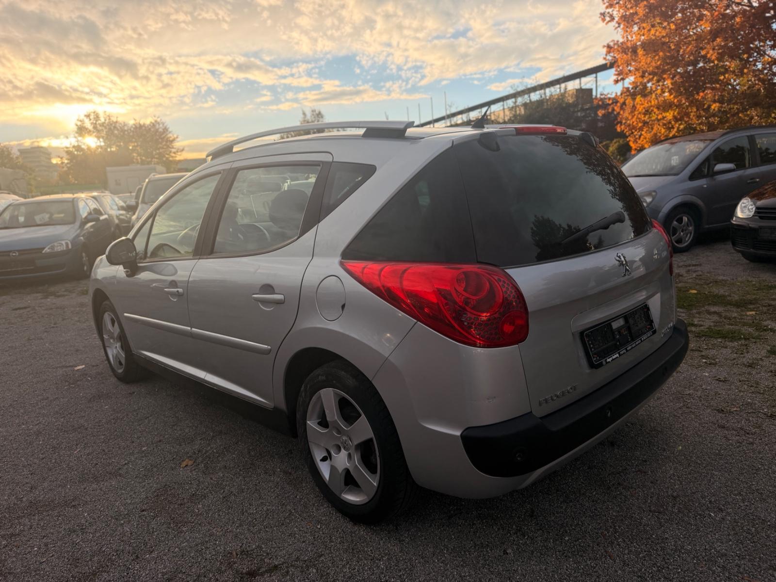 Peugeot 207 2011 — photo 5