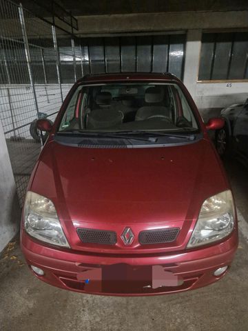 Renault Megane Scenic Rot Benziner