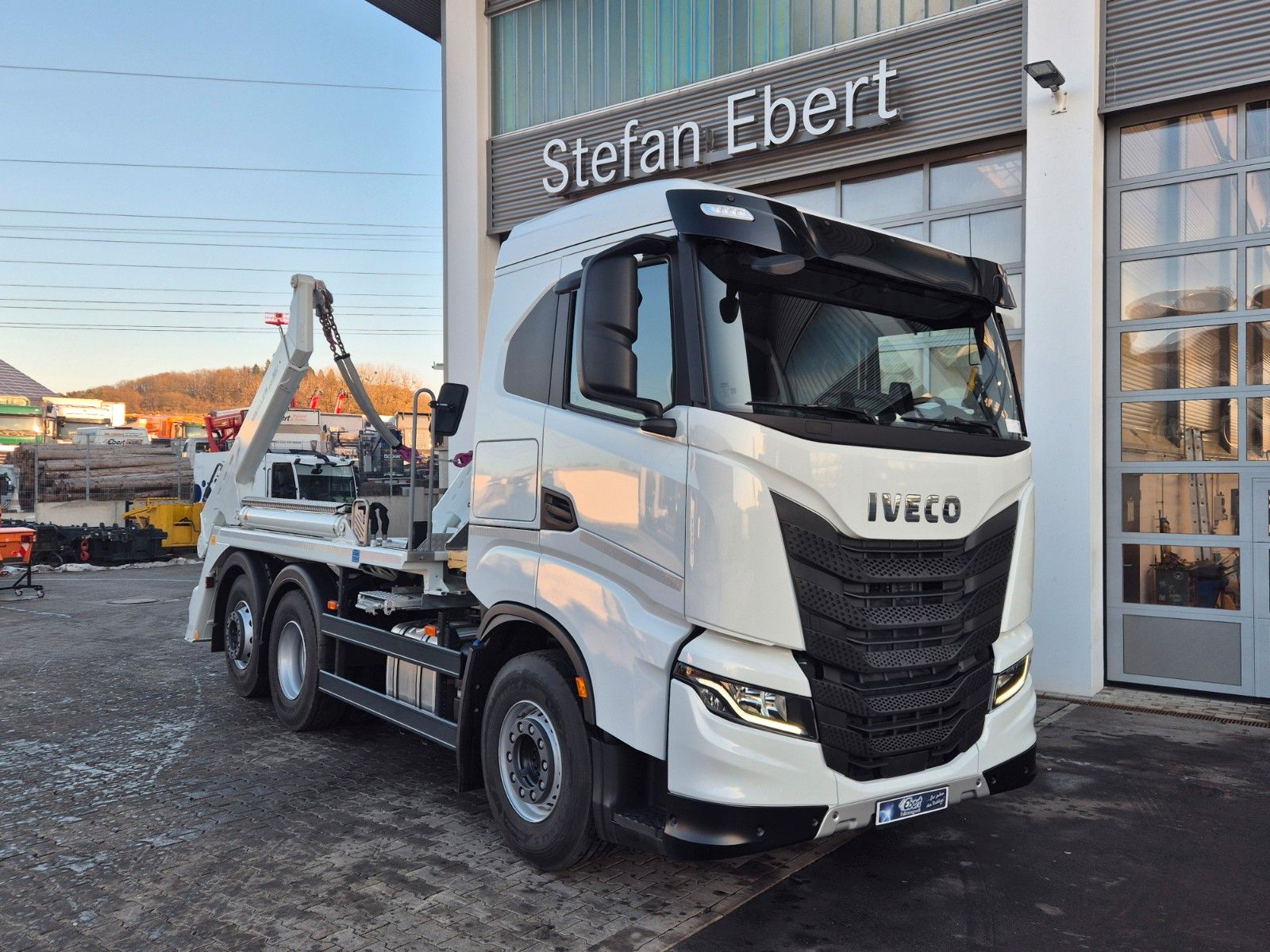 Fahrzeugabbildung Iveco X-Way 460 6x2 Absetzkipper Meiller AK16