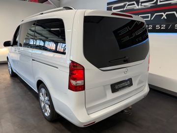 Mercedes V 220 - 3