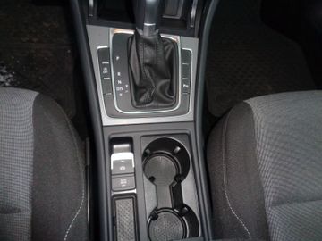 Bild 8 VW Golf VII Lim. Trendline BMT PDC SHZ GJR RADIOCD