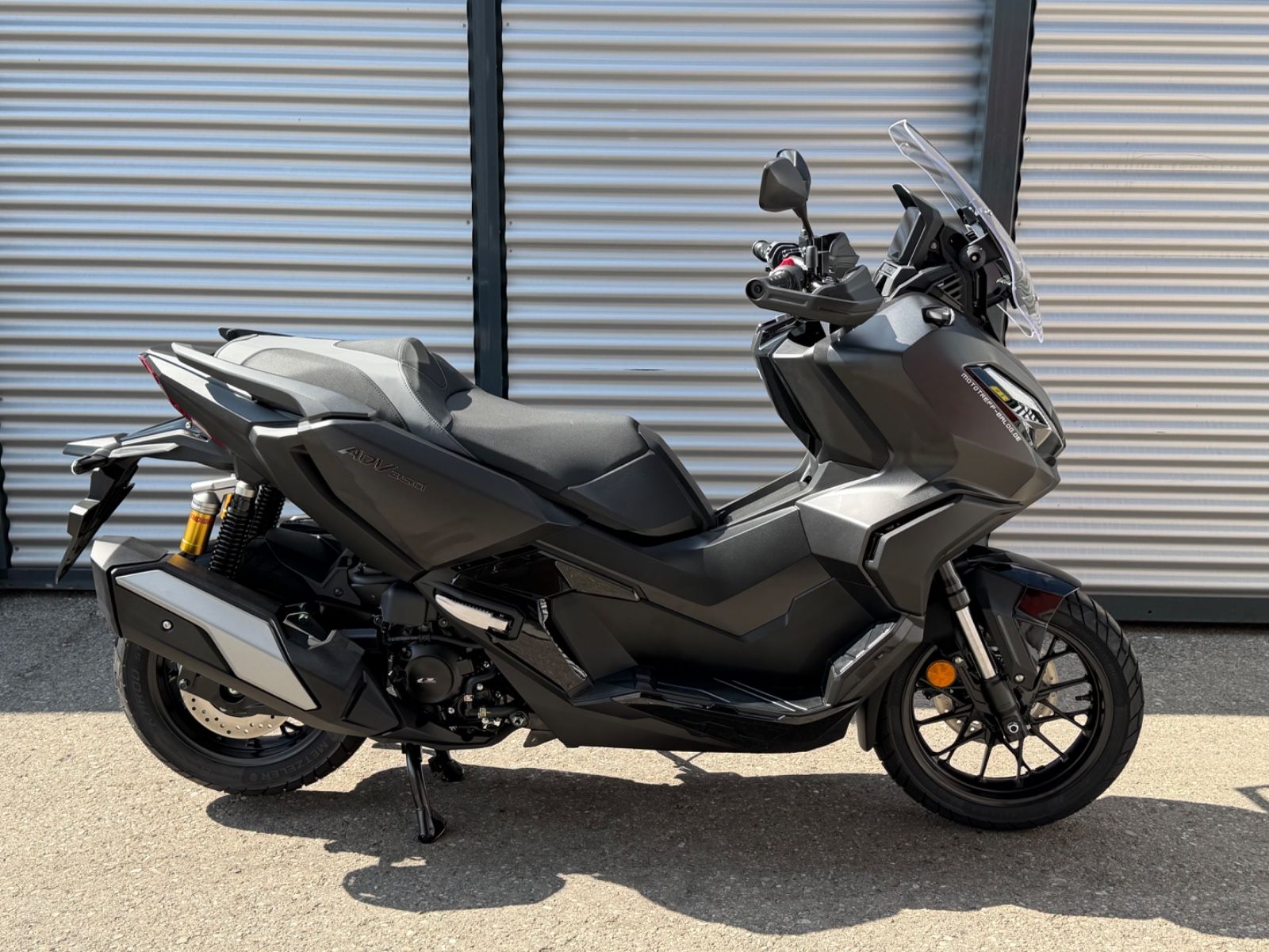 Honda ADV 350 / "MATT COAL BLACK MET." / "SUMMER DEAL"