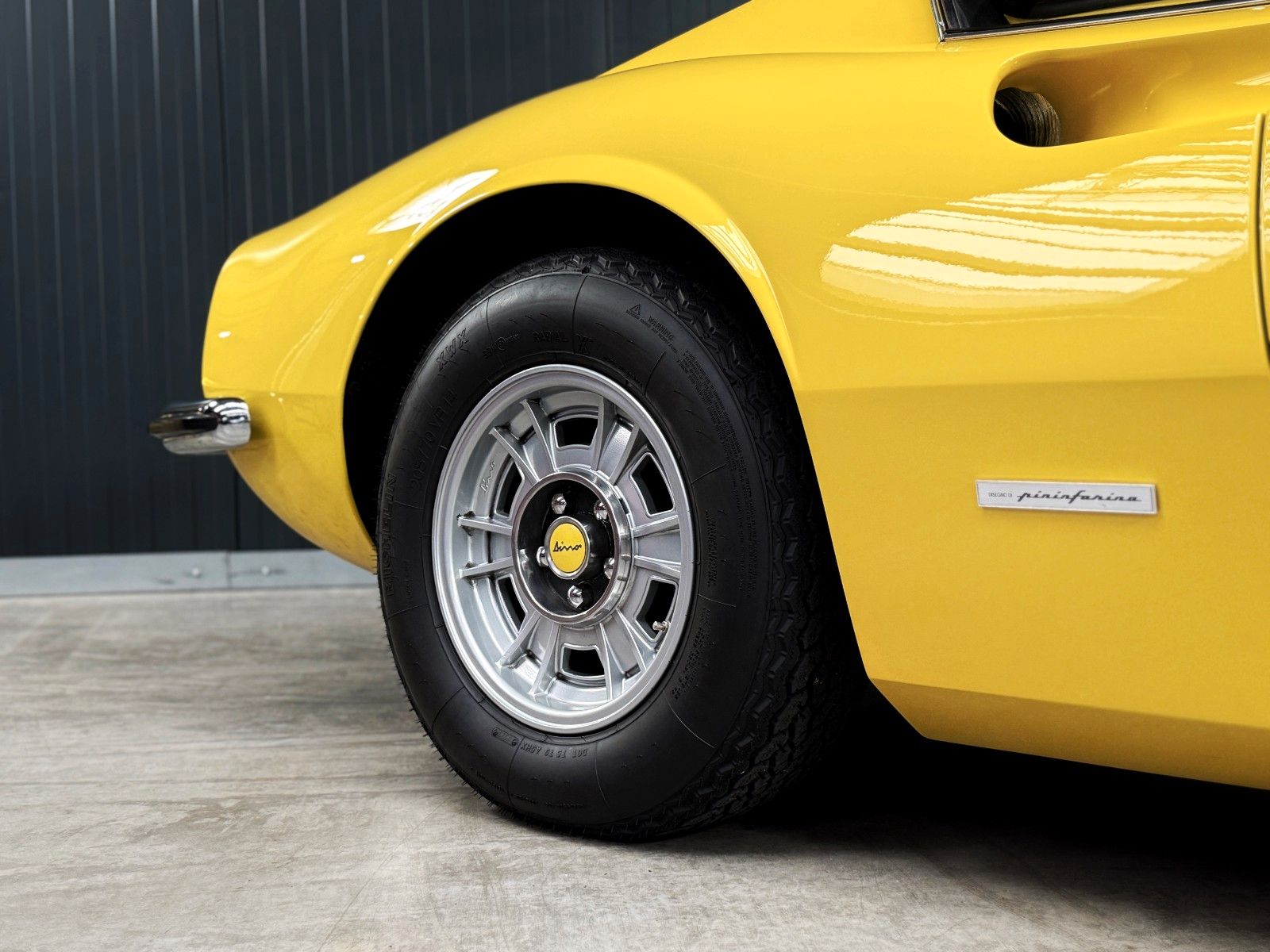 Fahrzeugabbildung Ferrari Dino 246 GT + Giallo Fly + Vollrest. + Zustand 1