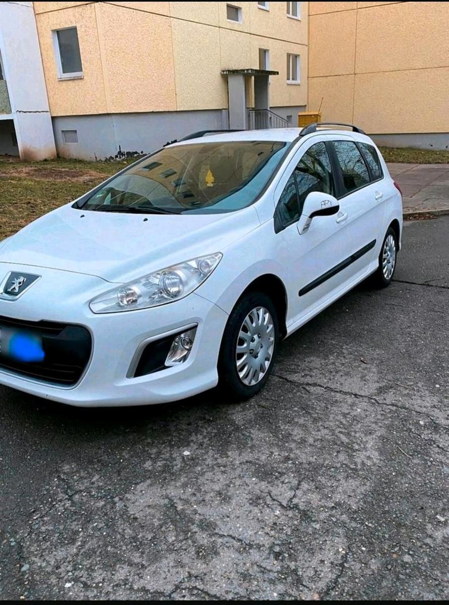 Peugeot 308 2012 — rear view