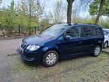 Volkswagen Touran 1.6 United United - Volkswagen Touran aus 2008: United