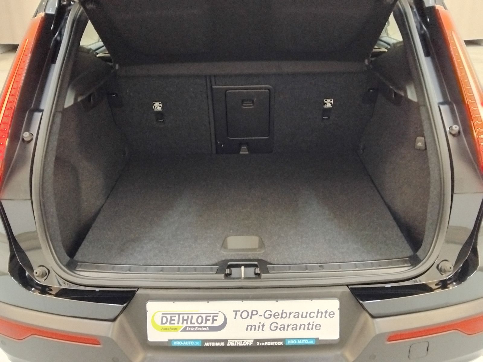 Volvo XC 40 (10/2021, Benzin)
