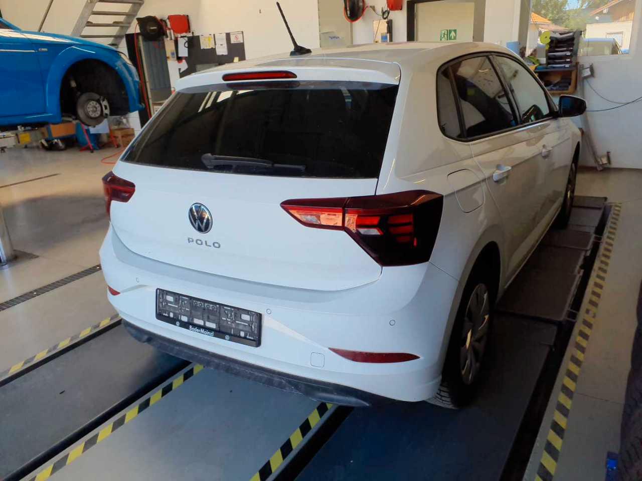 Volkswagen Polo VI 1.0 TSI Navi LED Carplay SHZ