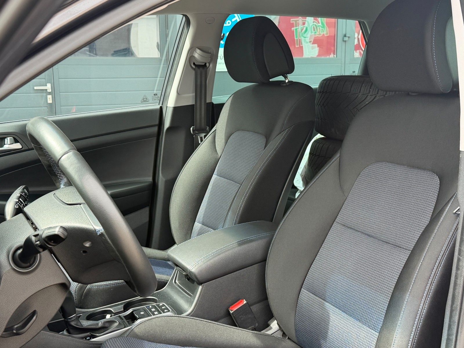 Fahrzeugabbildung Hyundai TUCSON 1.7 CRDi Premium *Totwinkl*8fach*AHK*LED*