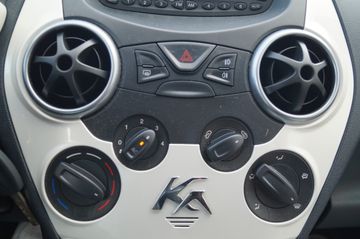 Ford KaKa+ 1.2 Titanium KLIMA-SOMMER+WR.RÄDER-1.HAND