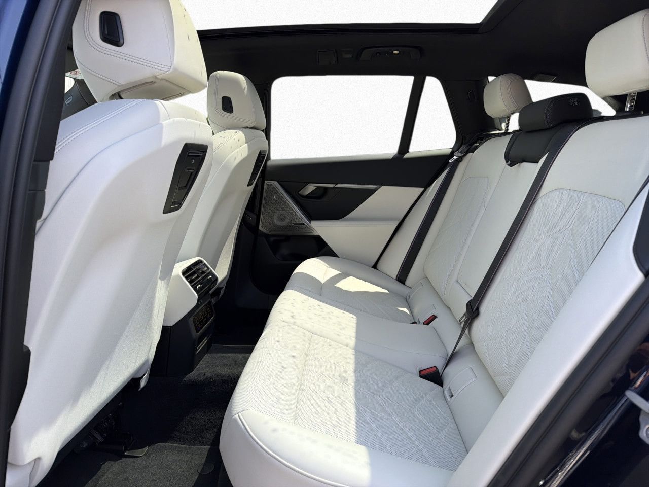 BMW i5 M60 xDr T M Sport Pro B&W,Pano,AHK,AutoB foto 13