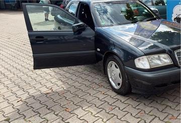 صورة 1 لـ 1997 Mercedes-BENZ C 180