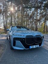 BMW 760i xDrive  4.4 biturbo s68T - BMW 760 mit Panoramadach