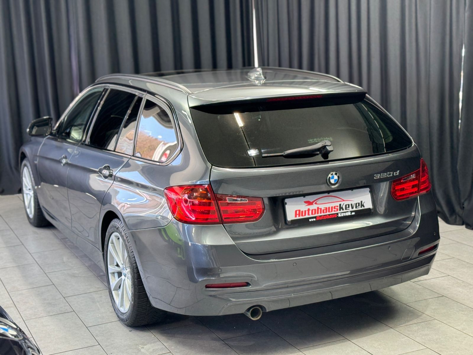 Fahrzeugabbildung BMW 320 d Touring|PANORAMA|AUTOMATIK|SPORT-LINE|