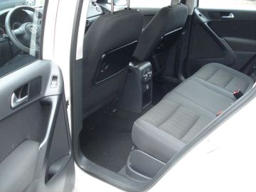 Volkswagen Tiguan - 9