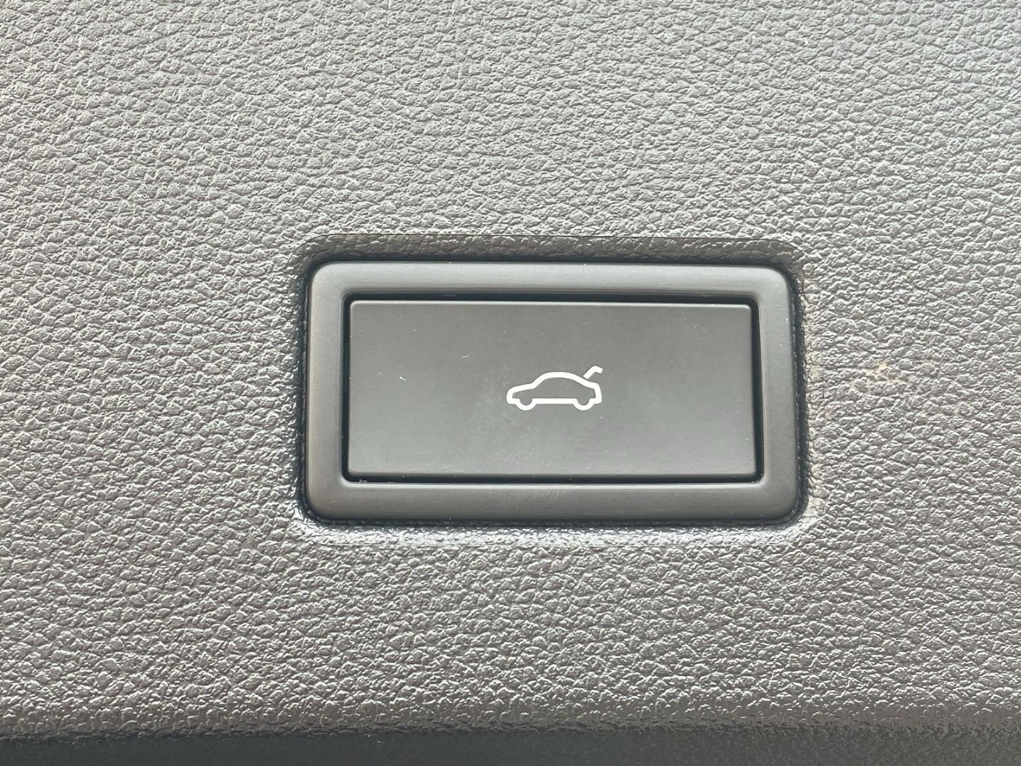 T-Roc 1.5 TSI DSG R-Line Kamera/Matrix/Keyless/A