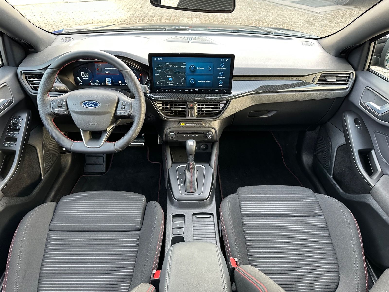 Fahrzeugabbildung Ford Focus Turnier 1.0 ST-Line X Pano/ACC/Matrix/Navi