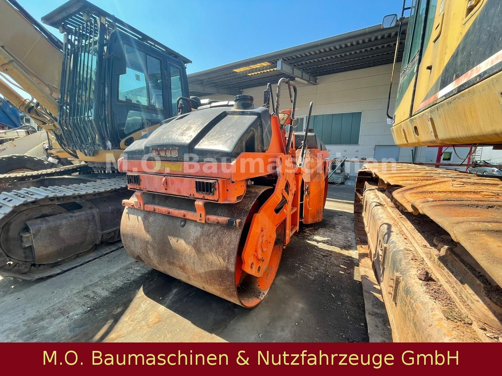 Fahrzeugabbildung Dynapac CC 222 / Walze / 7,7 T /