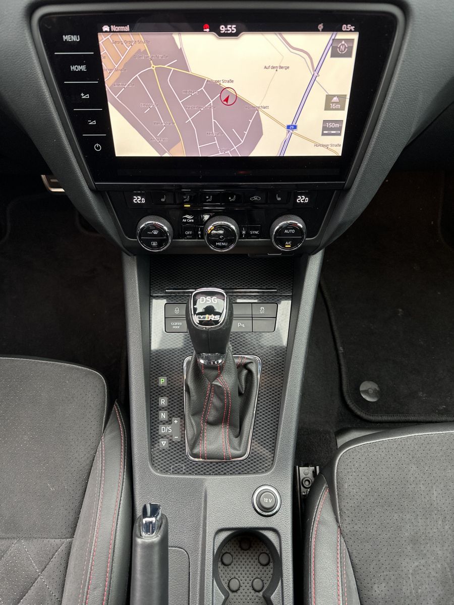 Fahrzeugabbildung SKODA Octavia Combi 2.0 TSI DSG RS NAV+LED+AHK+KAMERA