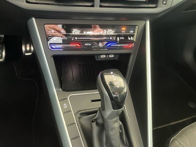 Fahrzeugabbildung Volkswagen Polo TSI 70kW DSG Automatik GOAL LED NAVI KLIMAA