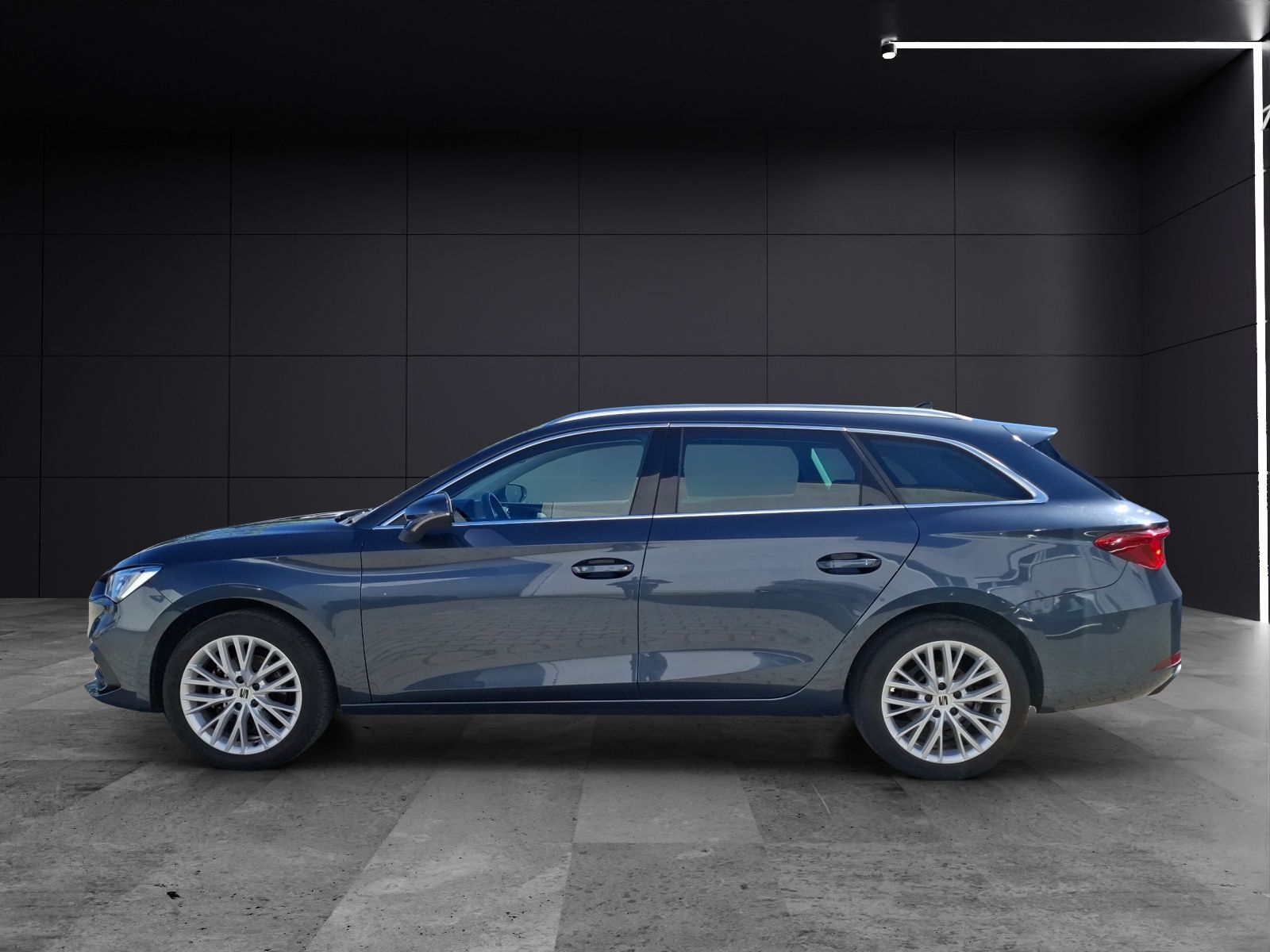 Fahrzeugabbildung SEAT Leon ST TSI Xcellence LED Navi ACC VC PDC SHZ LM