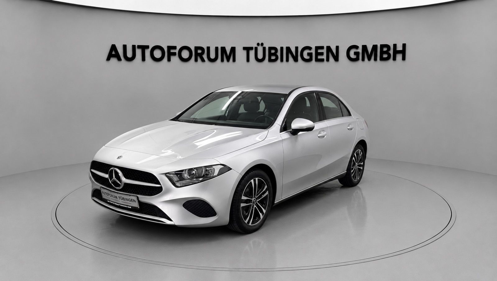 Fahrzeugabbildung Mercedes-Benz A 180 d DCT *LIMOUSINE *KLIMA*NAVI*CARPLAY*