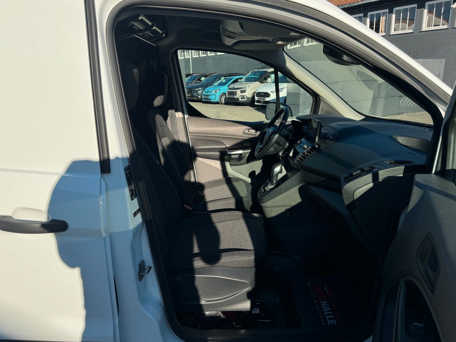 Fahrzeugabbildung Ford Transit Connect 230 L2 Autm. Trend 4d AHK