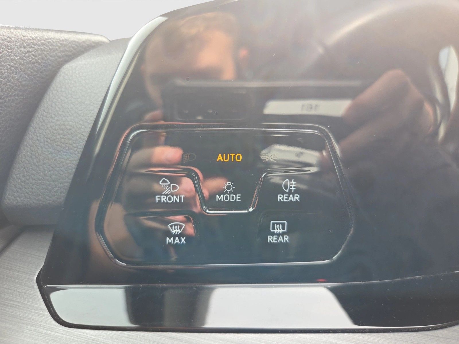 Fahrzeugabbildung Volkswagen Golf VIII Variant TDI Style LED+ DSG Navi ACC PD