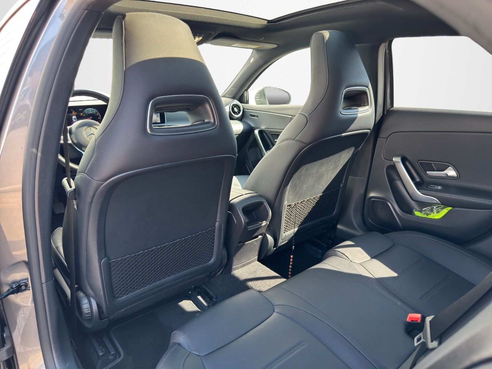 Fahrzeugabbildung Mercedes-Benz A200 SPORT PROGR PANO LED MBUX NAVI TEL LEDER