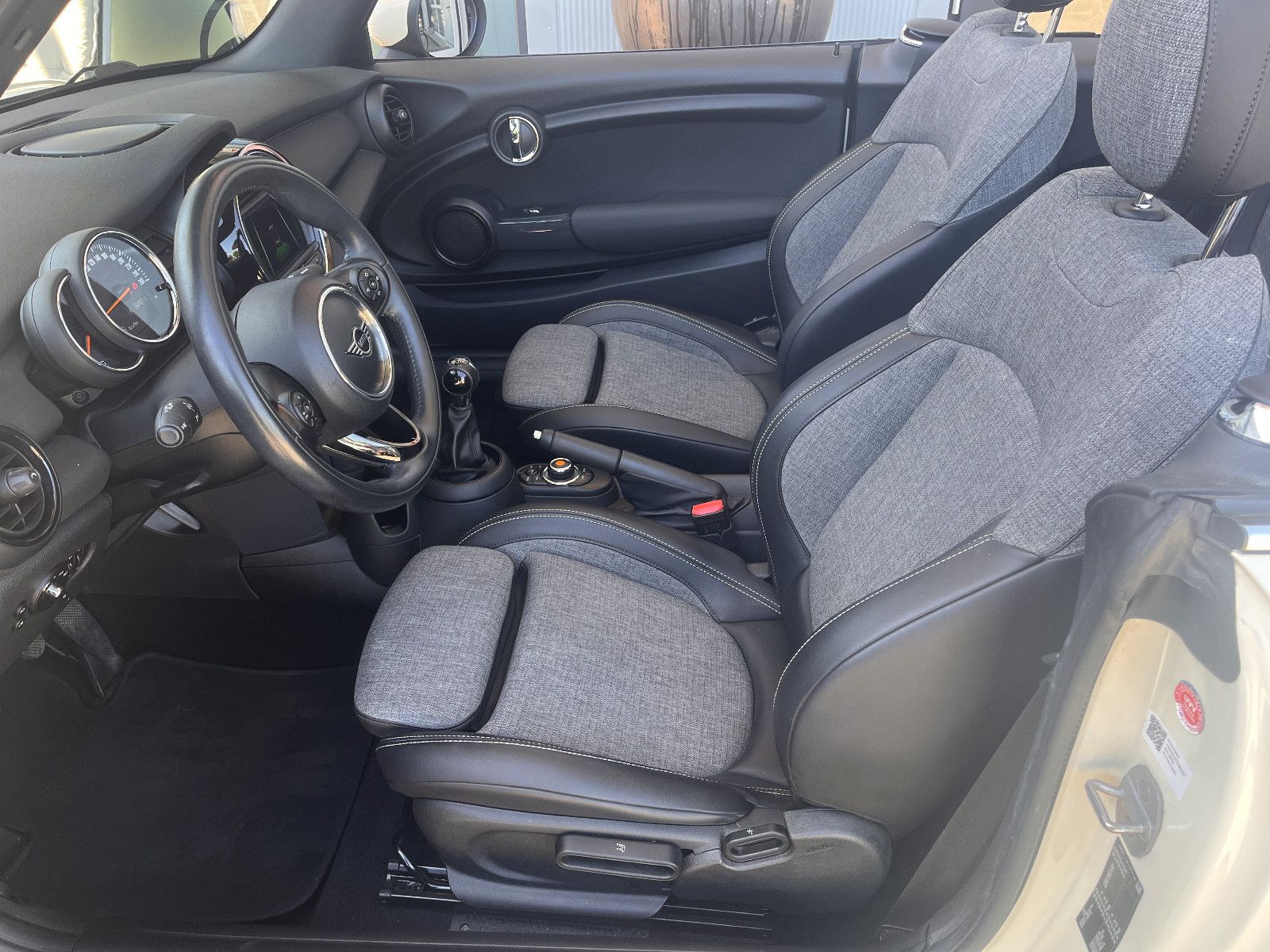 Fahrzeugabbildung MINI One Cabrio