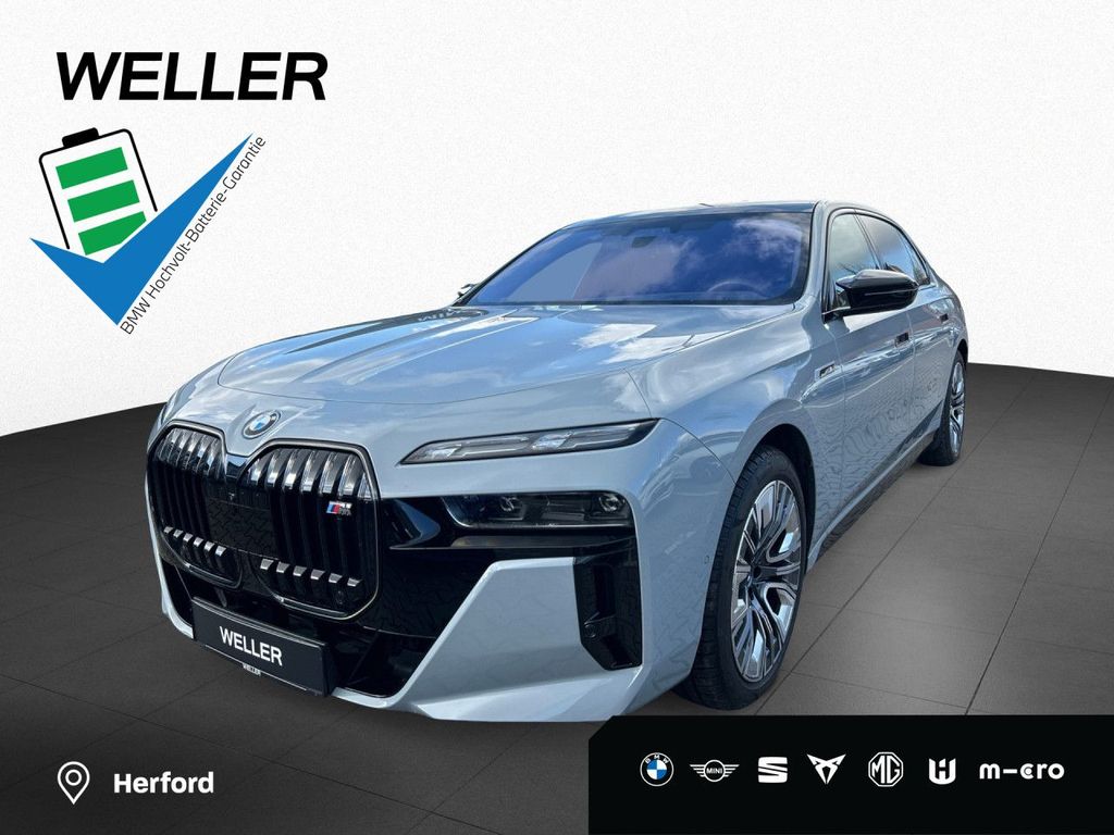 BMW i7