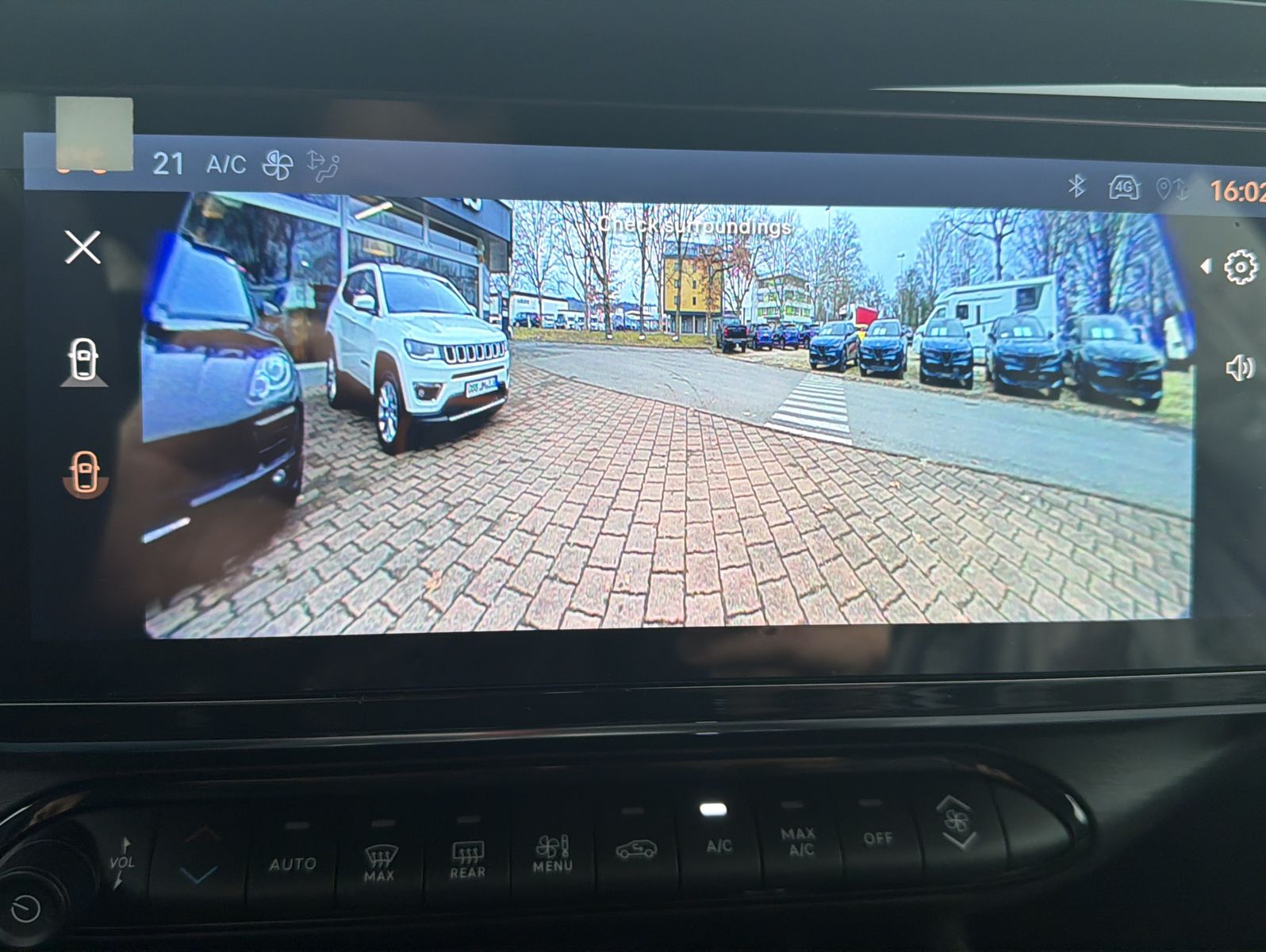 Fahrzeugabbildung Alfa Romeo Junior Ibrida 1.2 VGT 48V-Hybrid 107 kW Q4