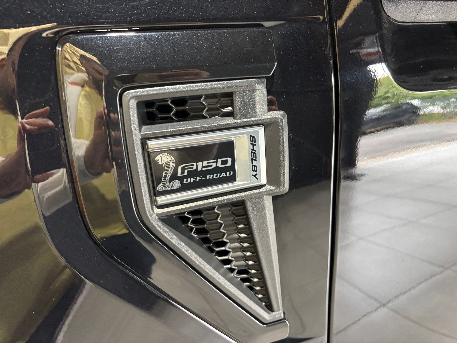 Fahrzeugabbildung Ford F 150 Shelby/785hp supercharger/EU-MODELL/1-HAND
