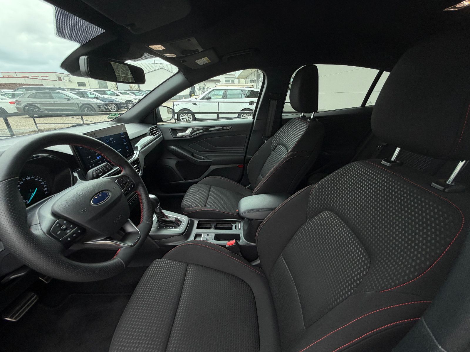 Fahrzeugabbildung Ford Focus /ST-LINE/AUTOMATIK/KAMERA/NAVI/SHZ/ACC